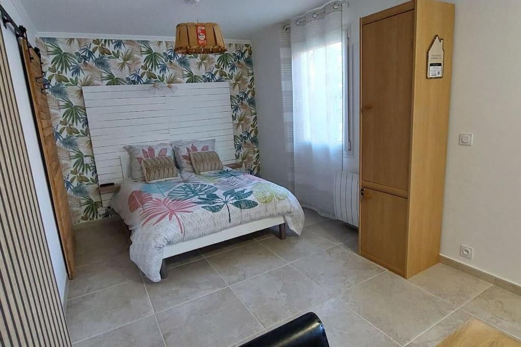 Gite De L'Olivier, Classe, Climatise, Jardin Avec Parking Gratuit Devant Le Logement Et A 5 Minutes Du Centre-Ville A Pied LʼIsle-sur-la-Sorgue Esterno foto