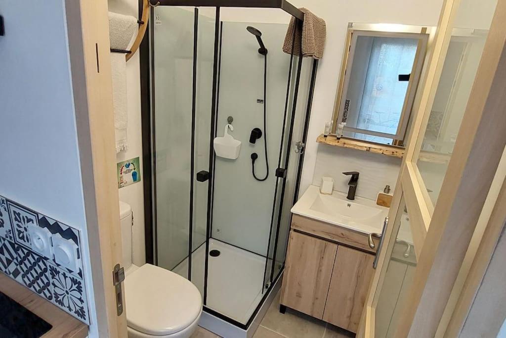 Gite De L'Olivier, Classe, Climatise, Jardin Avec Parking Gratuit Devant Le Logement Et A 5 Minutes Du Centre-Ville A Pied LʼIsle-sur-la-Sorgue Esterno foto
