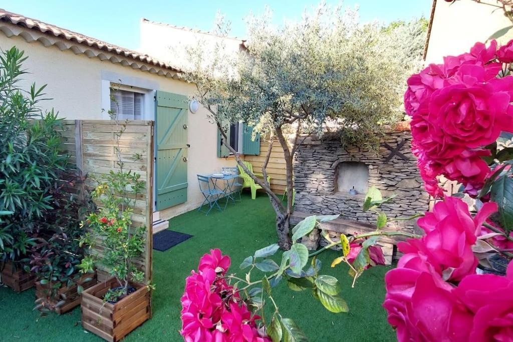 Gite De L'Olivier, Classe, Climatise, Jardin Avec Parking Gratuit Devant Le Logement Et A 5 Minutes Du Centre-Ville A Pied LʼIsle-sur-la-Sorgue Esterno foto