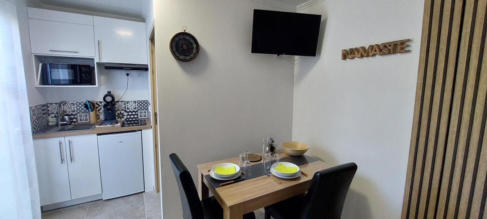 Gite De L'Olivier, Classe, Climatise, Jardin Avec Parking Gratuit Devant Le Logement Et A 5 Minutes Du Centre-Ville A Pied LʼIsle-sur-la-Sorgue Esterno foto
